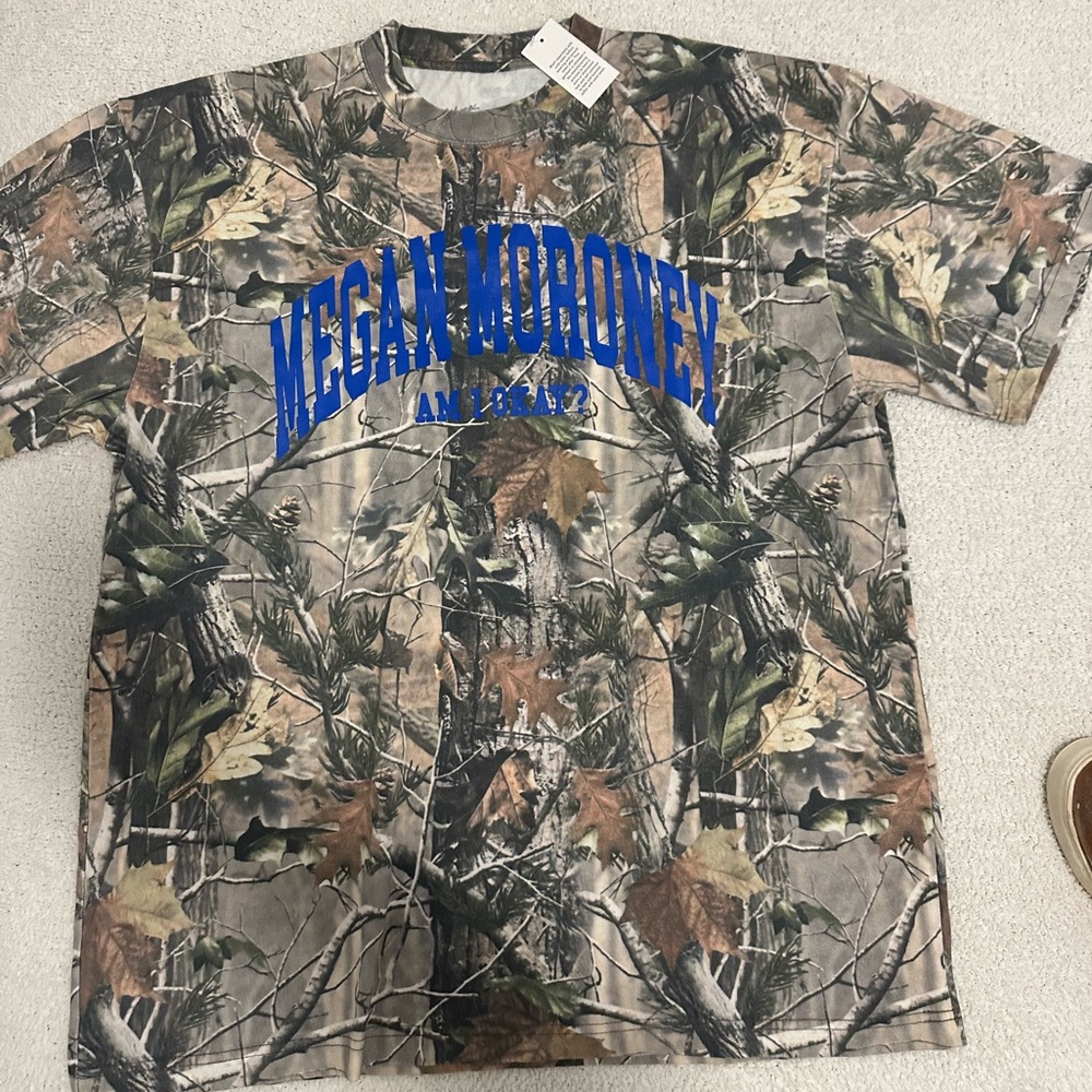 Megan Moroney Camo Am I Okay tour concert T-shirt